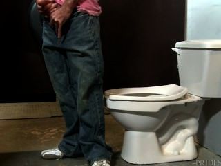 Big Dicks -  Toilet Voyeur